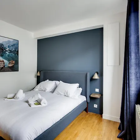 Design Pour 6 Personnes By Weekome Paris